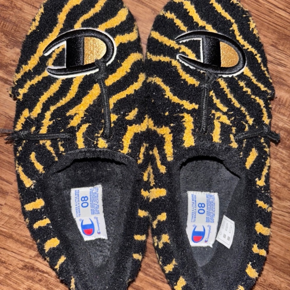 Men’s Champion Waves Fuzzy Black and Yellow Slippers
